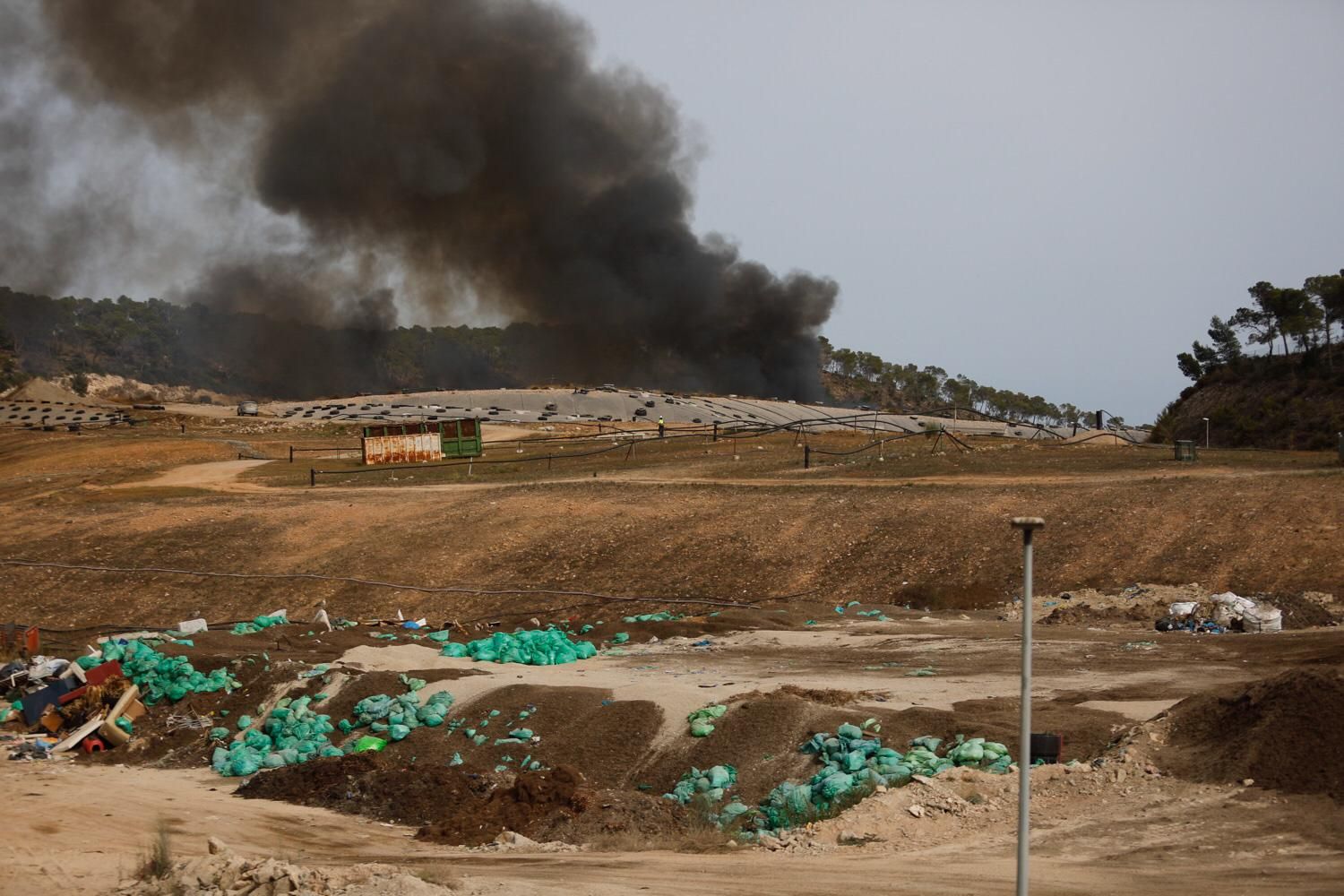 Nuevo incendio en el vertedero de Ibiza