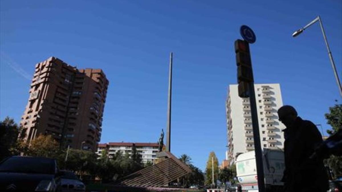 Plaza de Llucmajor, con el monumento a la República en el centro