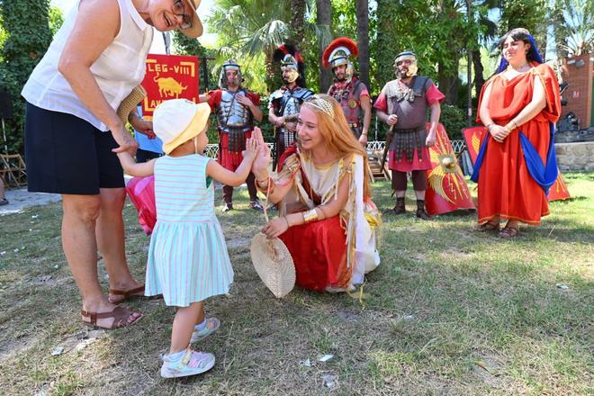 La apertura de la XVIII ÁGORA HELIKETANA de la Asociación de Pobladores de Elche, en imágenes