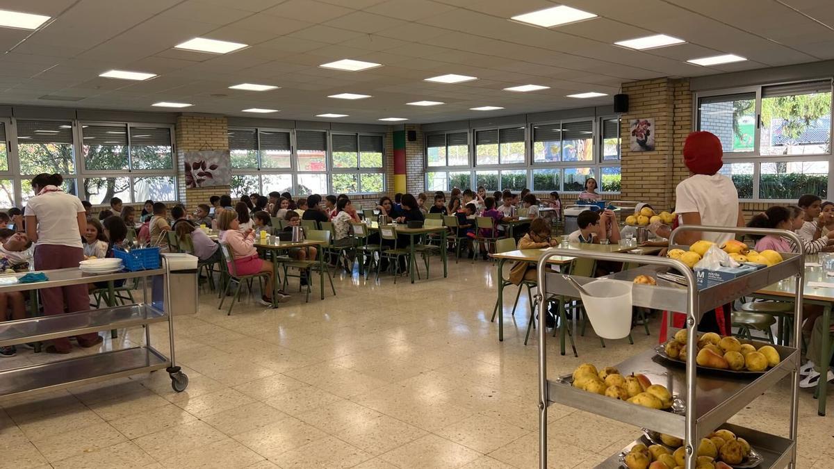 Comedor en el inicio del curso escolar en el CEIP San Roque en Cangas