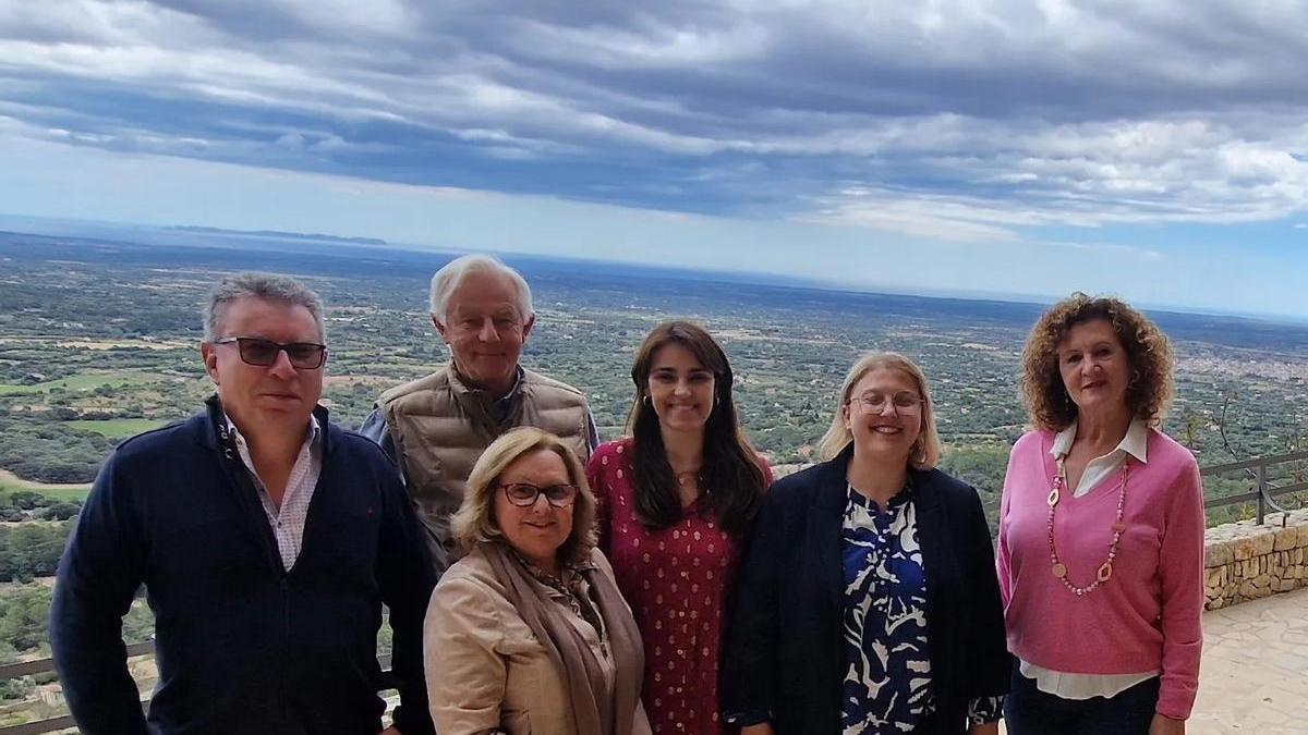 Algaida y Llucmajor se reúnen en Gràcia para tratar temas que afectan a los dos municipios.