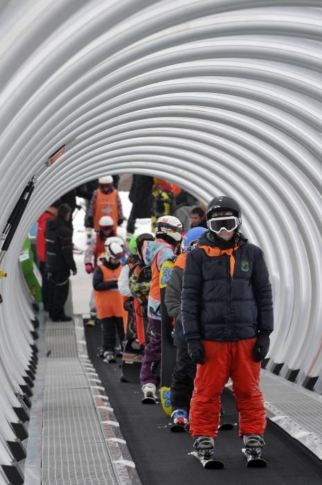 Ampliación de temporada de esquí en la pista de debutantes de Pajares