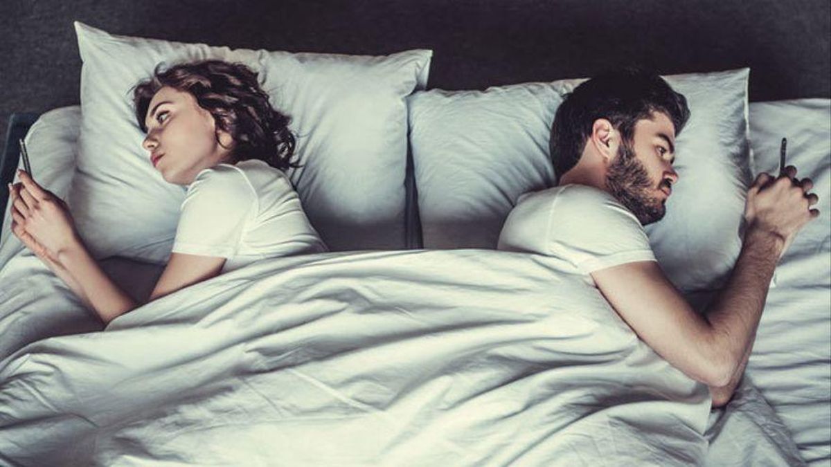 There are a series of science-backed tricks to help you fall asleep faster.