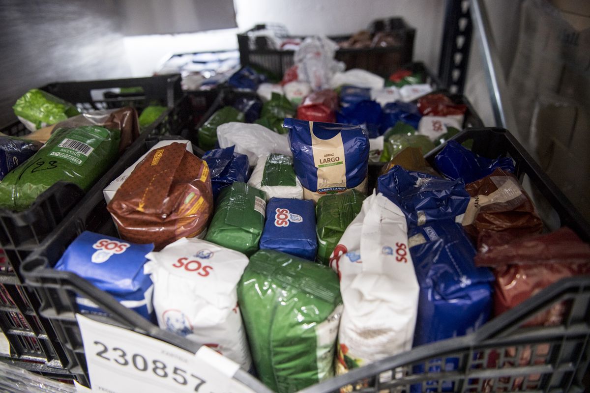 Fotogalería | Una jornada de trabajo en el Banco de Alimentos de Cáceres