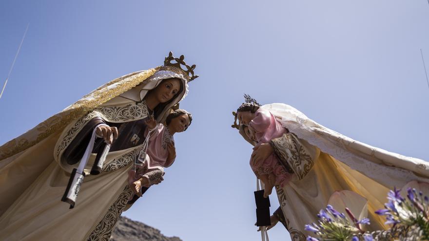 Reencuentro de la Virgen del Carmen de Arguineguín y Playa de Mogán después de tres años