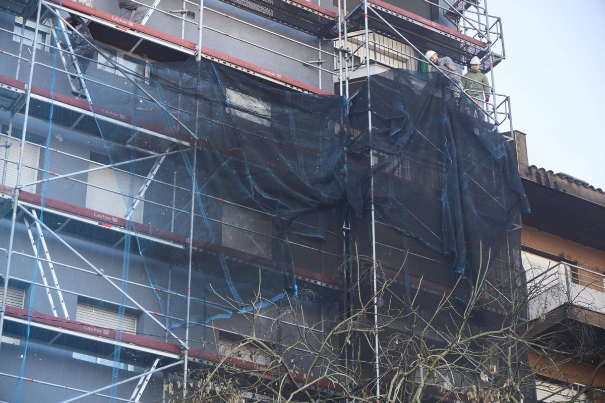 20260112 Crema material d´una obra amb una bastida al carrer Sta Eugenia