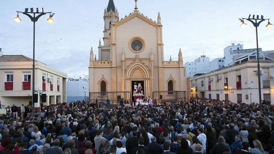 Misa del Alba en la mañana del Sábado de Pasión.