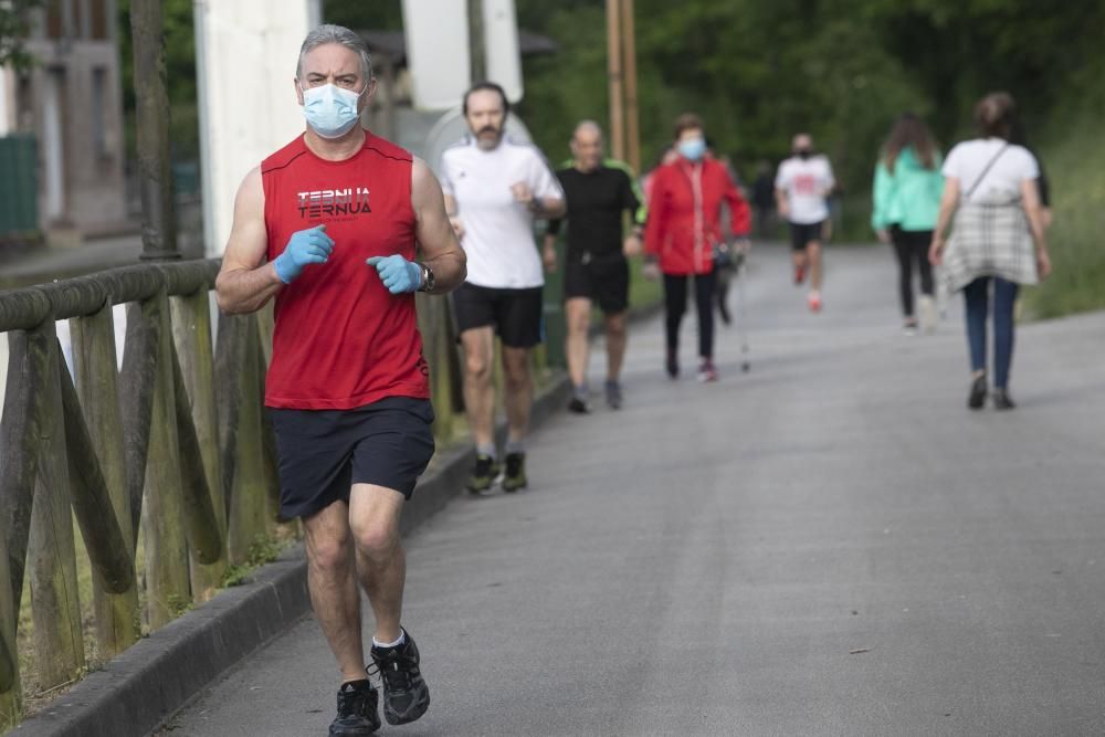 Oviedo en el primer día para poder salir a pasear y a hacer deporte por tramos horarios en Asturias.