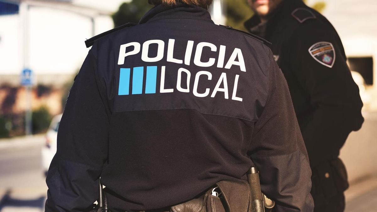 Agentes de Policía Local Ibiza.