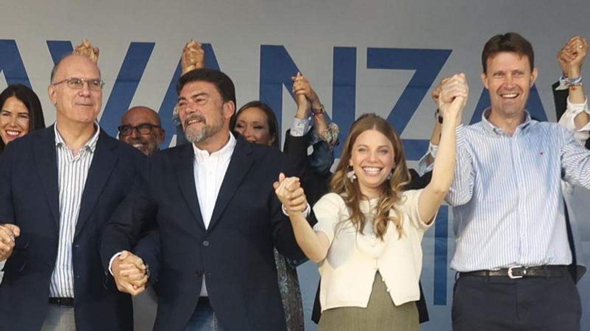 El alcalde de Alicante, Luis Barcala, comparece por el escándalo de las viviendas protegidas