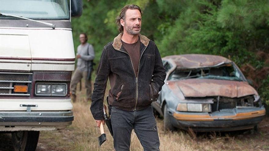 El actor Andrew Lincoln es Rick Grimes en la serie.