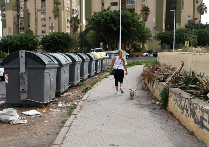 16/02/2019 TELDE. Escape de aguas residuales en Jinamar y mal estado de carreteras y edificios.   Fotografa: YAIZA SOCORRO.