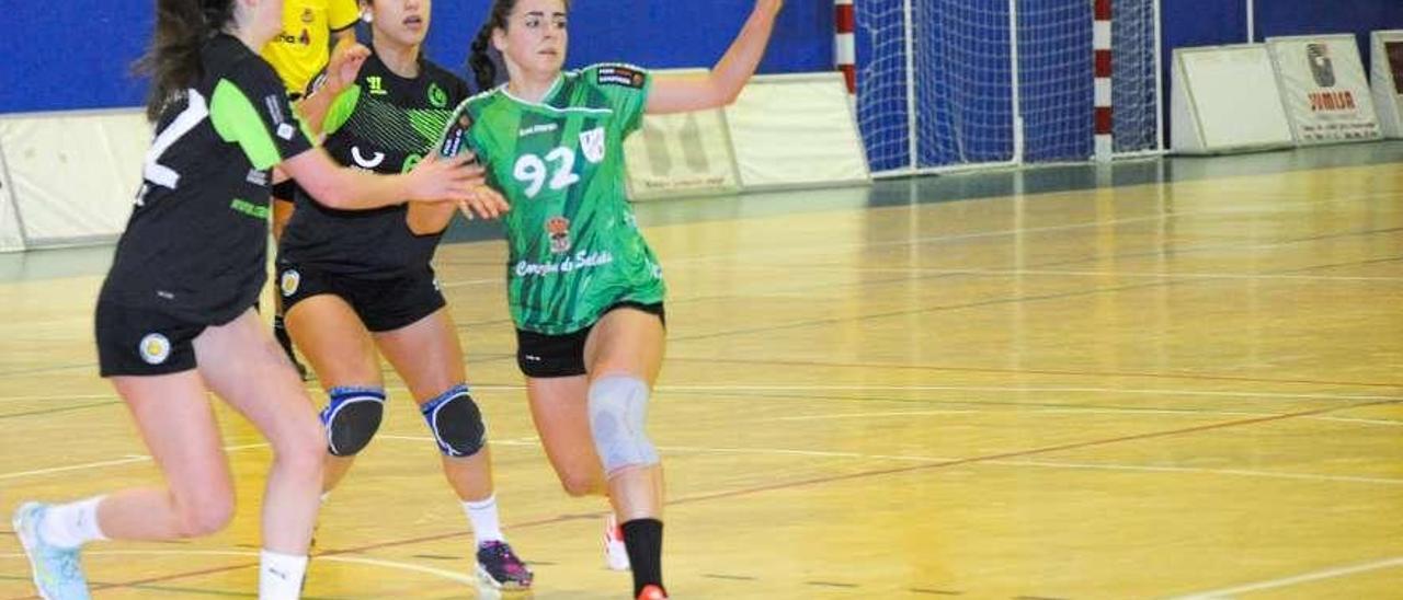 El Asmubal femenino en un partido reciente en el Pabellón. // Iñaki Abella