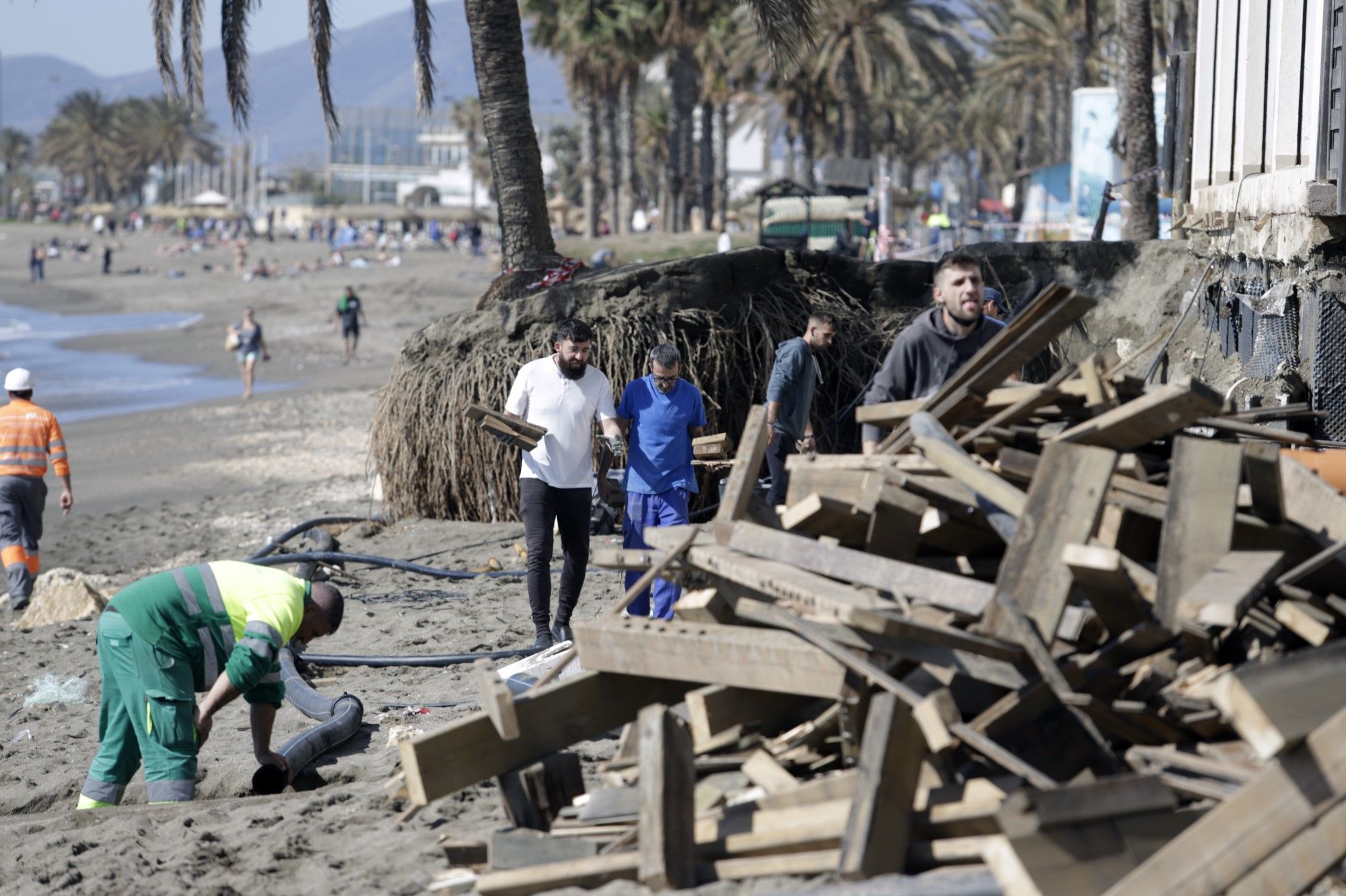 Arreglo de las playas de Málaga tras el temporal