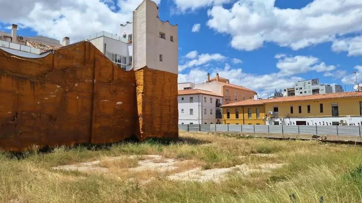Solar de la calle Cerrojo donde se construirán 50 VPO.