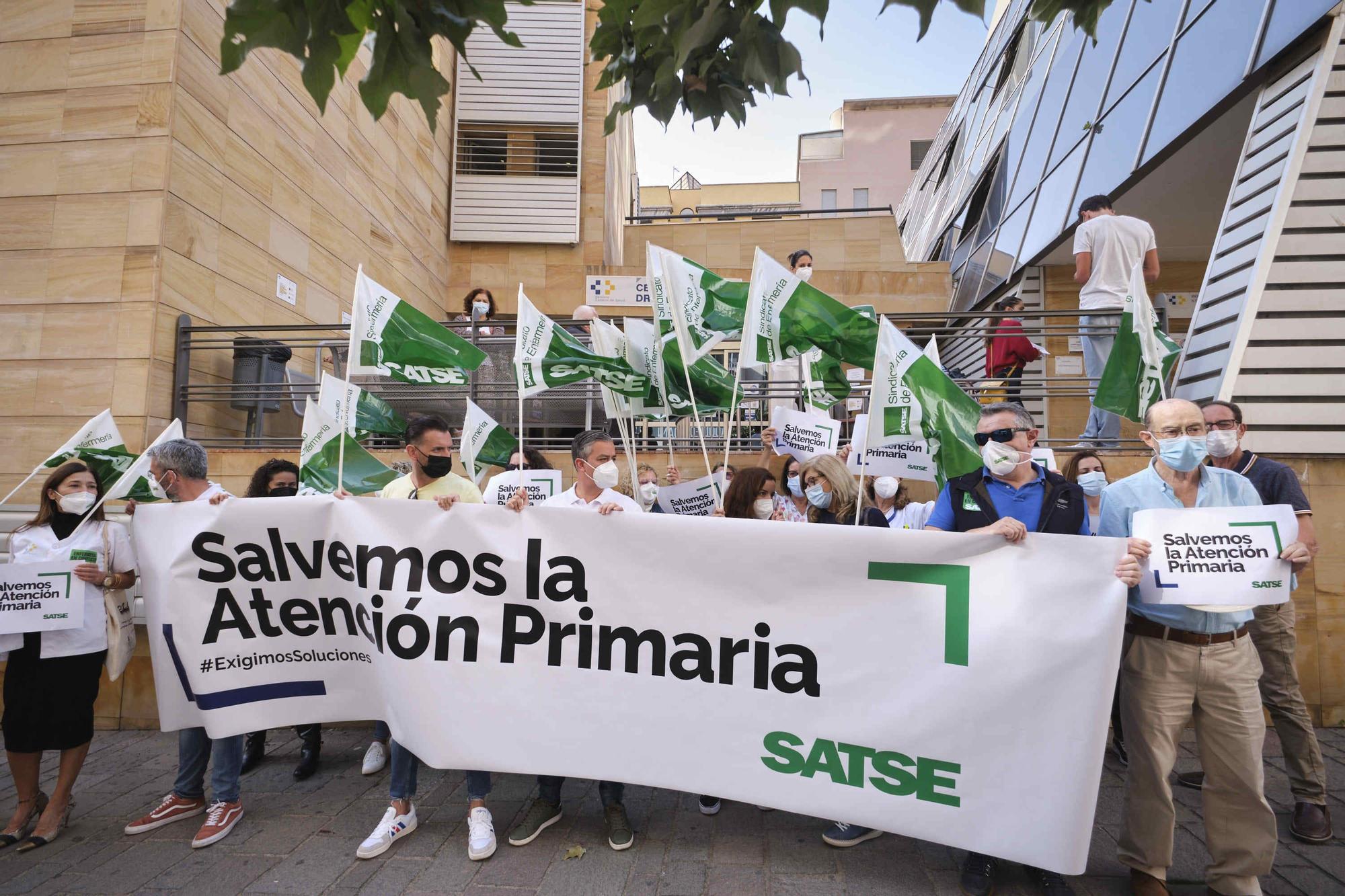 Enfermeros y fisioterapeutas canarios se manifiestan para exigir un aumento de plantilla en los centros de salud