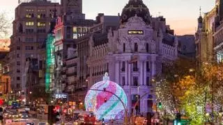 La gran bola de Navidad se ubicará este año en Plaza de España con el encendido de las luces a finales de noviembre