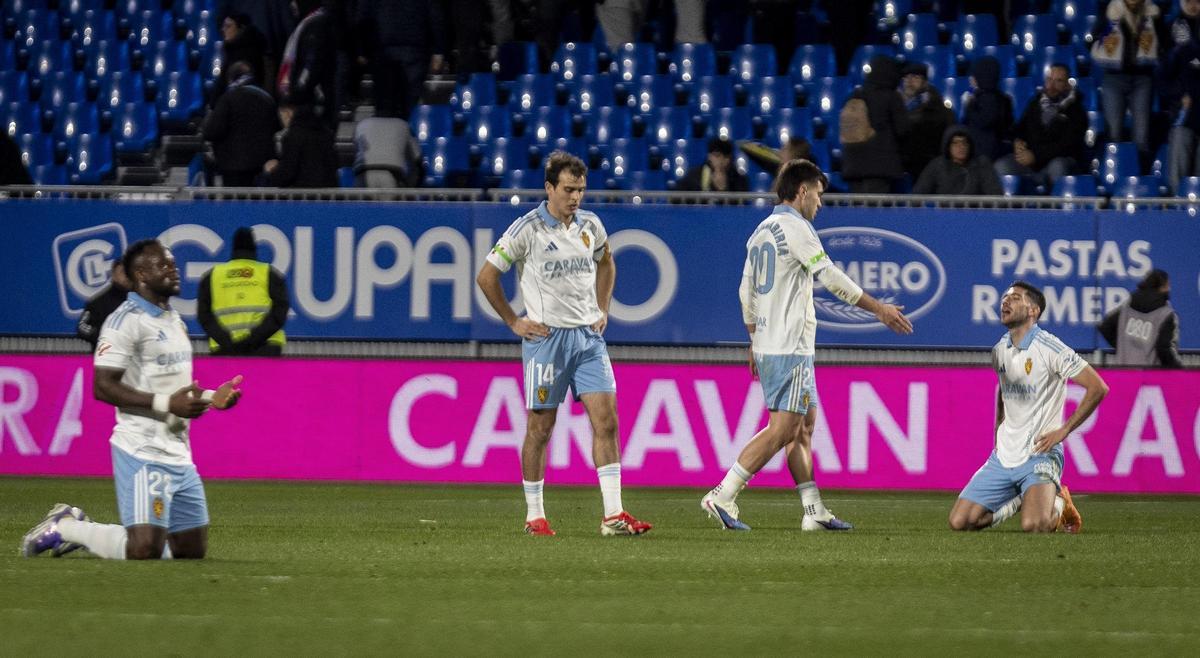 Agada, Francho, Aguirregabiria y Tachi, al final del partido ate el Eibar.