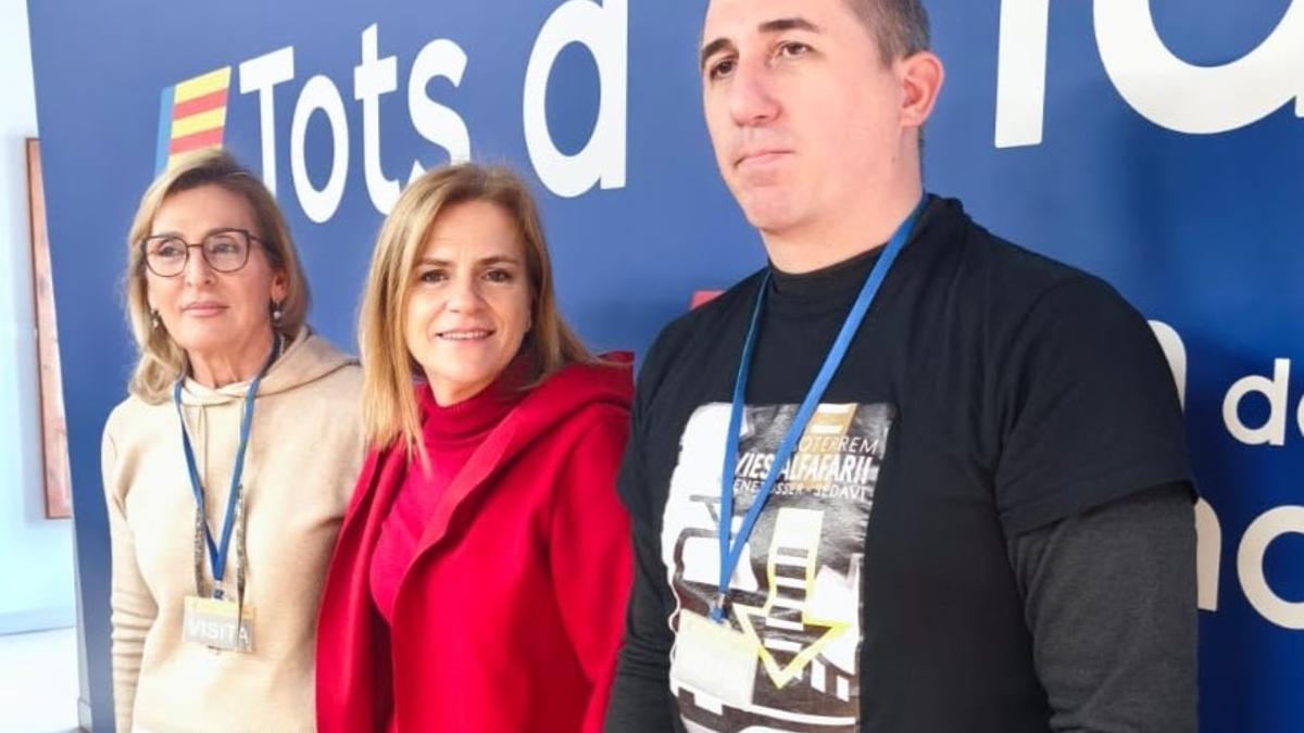 La plataforma por el soterramiento de las vías de Alfafar con la delegada del Gobierno, Pilar Bernabé