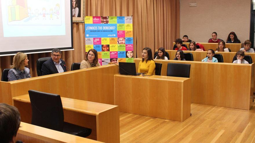 El gobierno de Vélez-Málaga toma nota de las propuestas de los menores