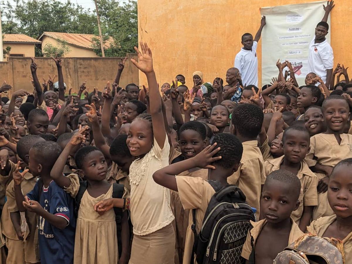 Niños y niñas que se benefician de África Acoge