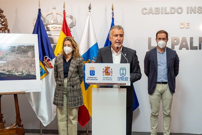 Reunión en La Palma de Torres con la ministra de Transporte y con el titular del Cabildo