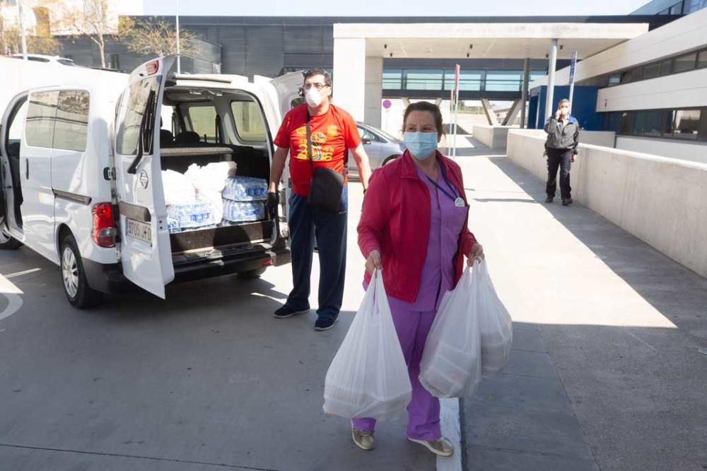 Casa Pepe prepara paellas para los sanitarios de Ibiza.