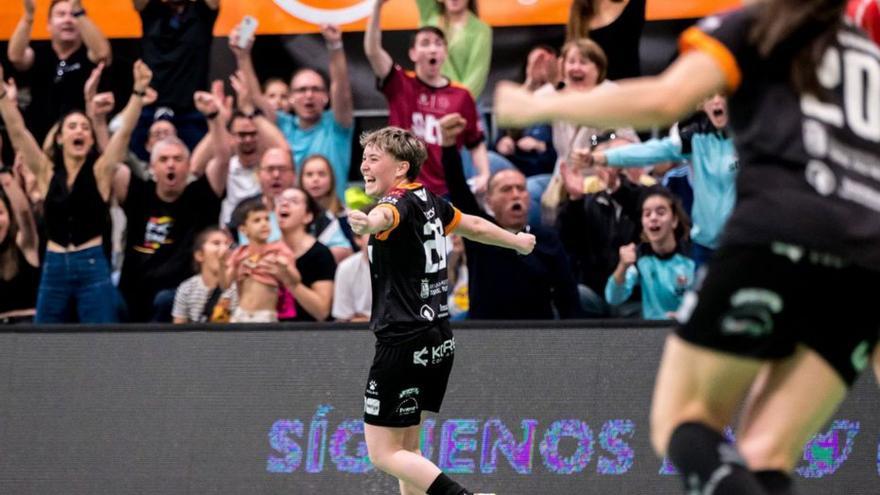 El STV Roldán, a un paso de asegurar los play off por el título