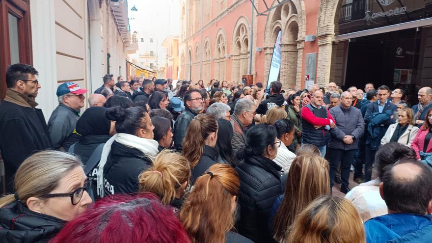 Las fallas de Alzira se concentran este sábado para guardar cinco minutos de silencio