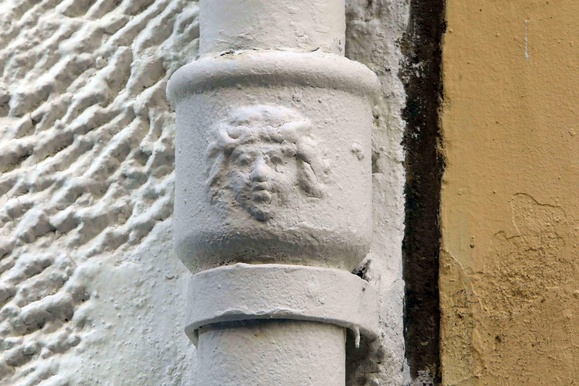 Descubre las "Caras del agua" en las fachadas del centro histórico de València
