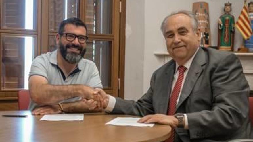 La reunió de signatura del conveni entre Ajuntament i Cambra