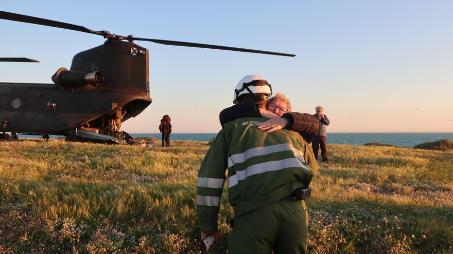 Traslado de Tabarca de un generador para dar luz a la isla