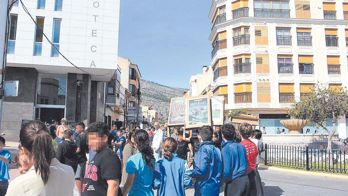 La biblioteca municipal es uno de los espacios públicos contemplados en el contrato de limpieza local.