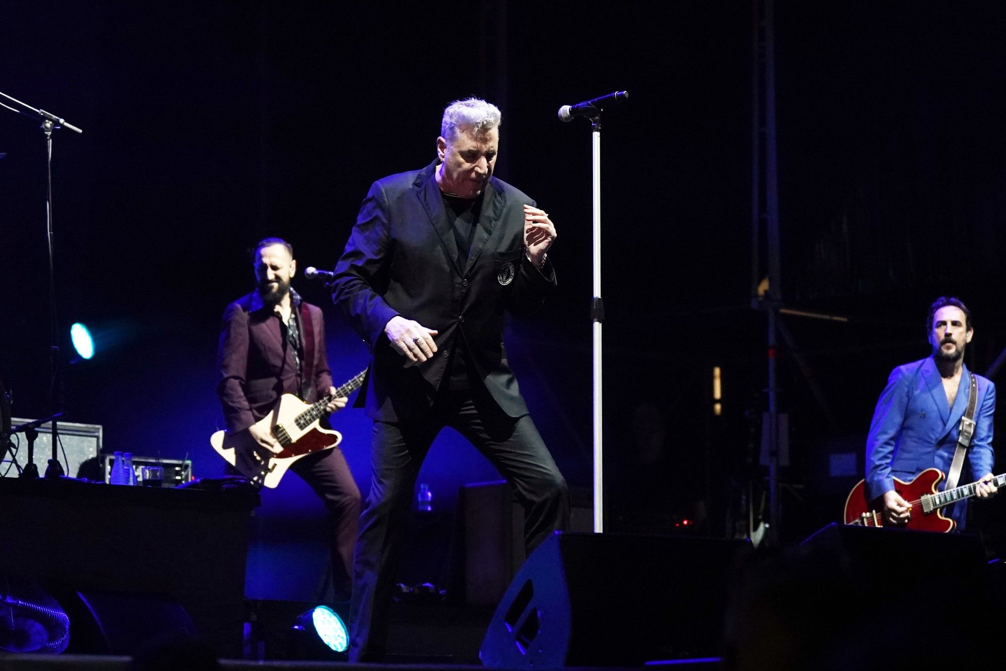 Loquillo da una lección de rock en la plaza de toros de La Malagueta