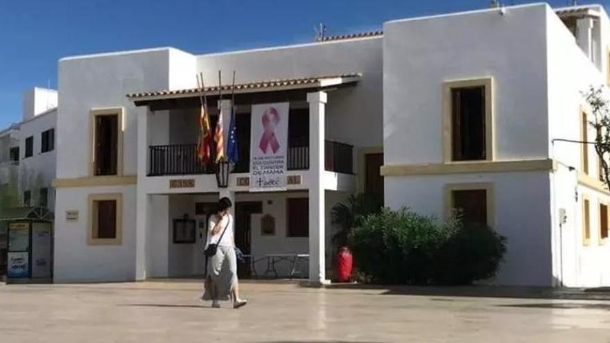 El Consell de Formentera condena la presunta agresión sexual en Sant Ferran