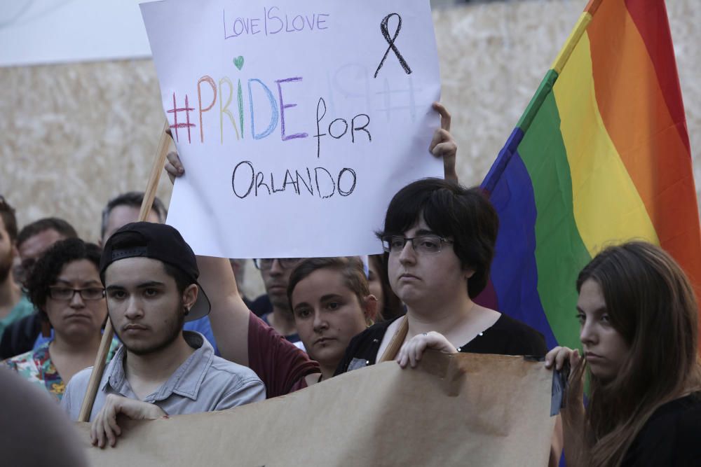 Concentración por las víctimas de Orlando en Palma