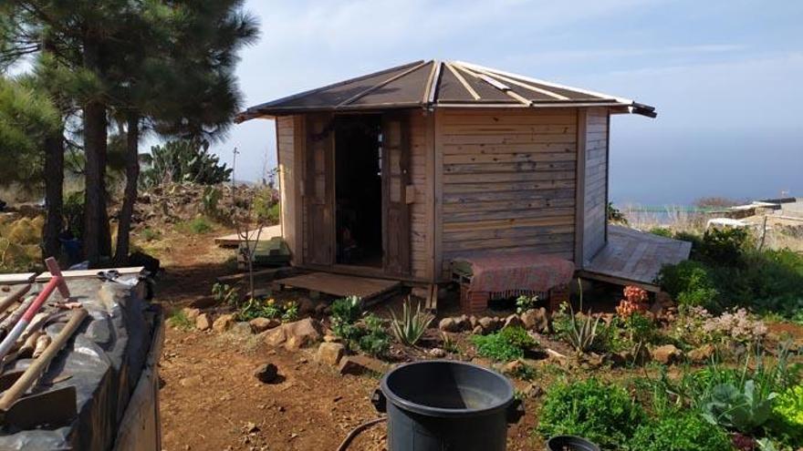 Investigan la construcción de una casa de madera sin autorización en La Palma