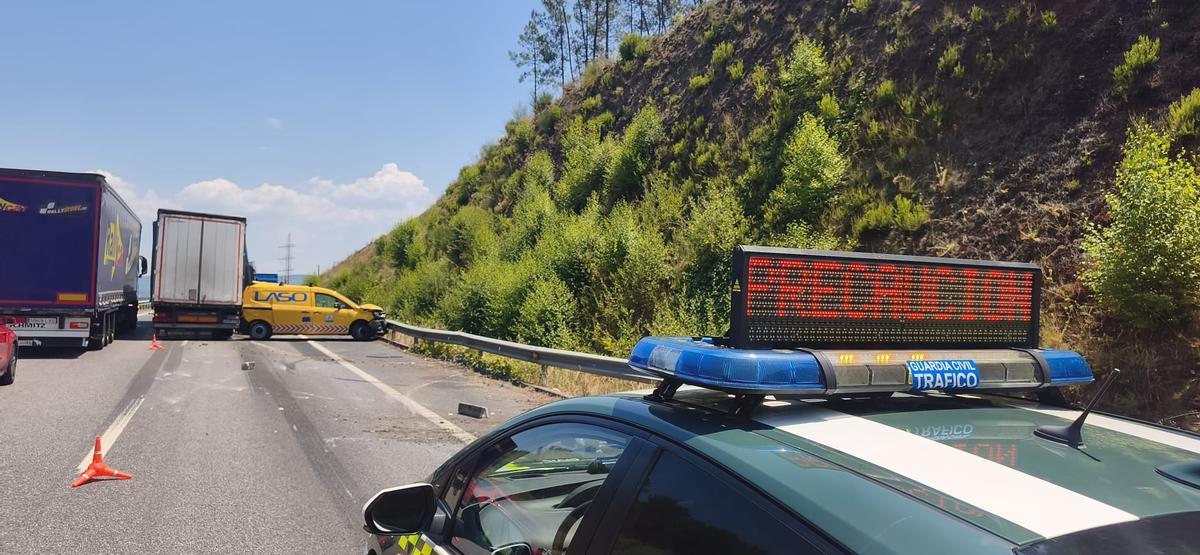 El siniestro vial en la A-52, a la altura de Ribadavia