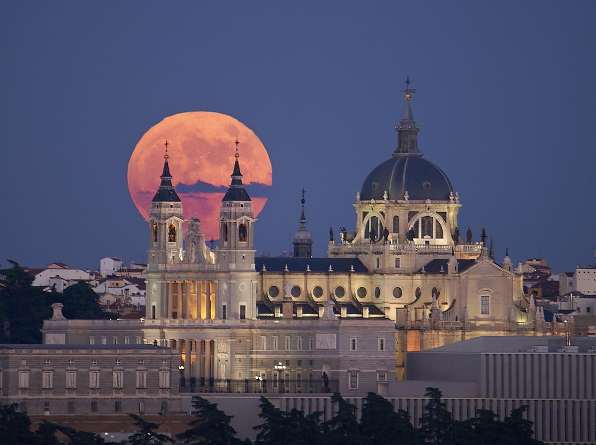 Los lugares de Madrid donde se vera el eclipse total de sol.