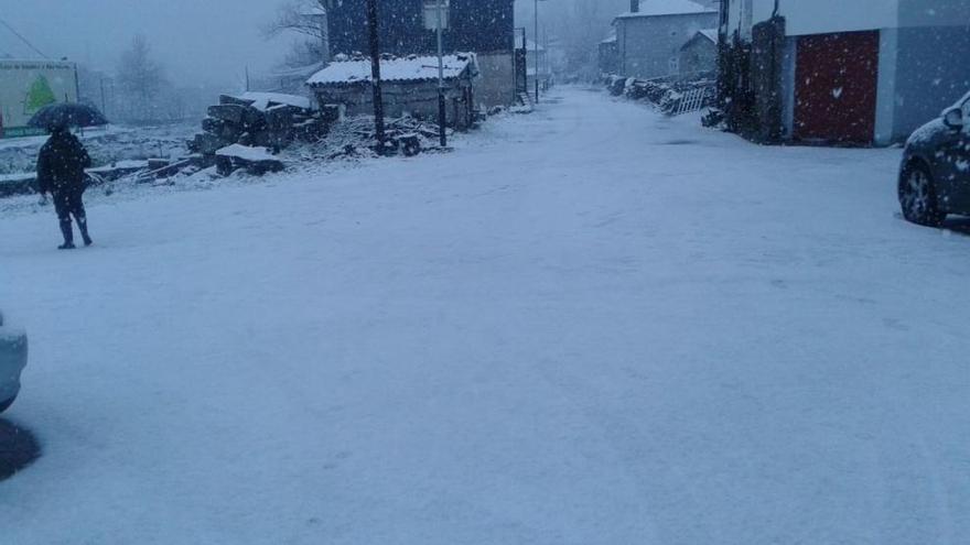 Nevada que cubre las calles de Porto, en Sanabria