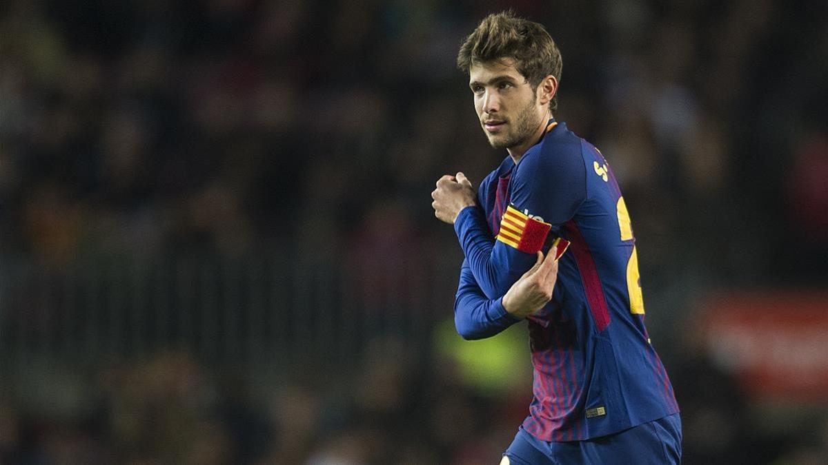 Sergi Roberto con el brazalete de capitán durante un partido de la pasada temporada