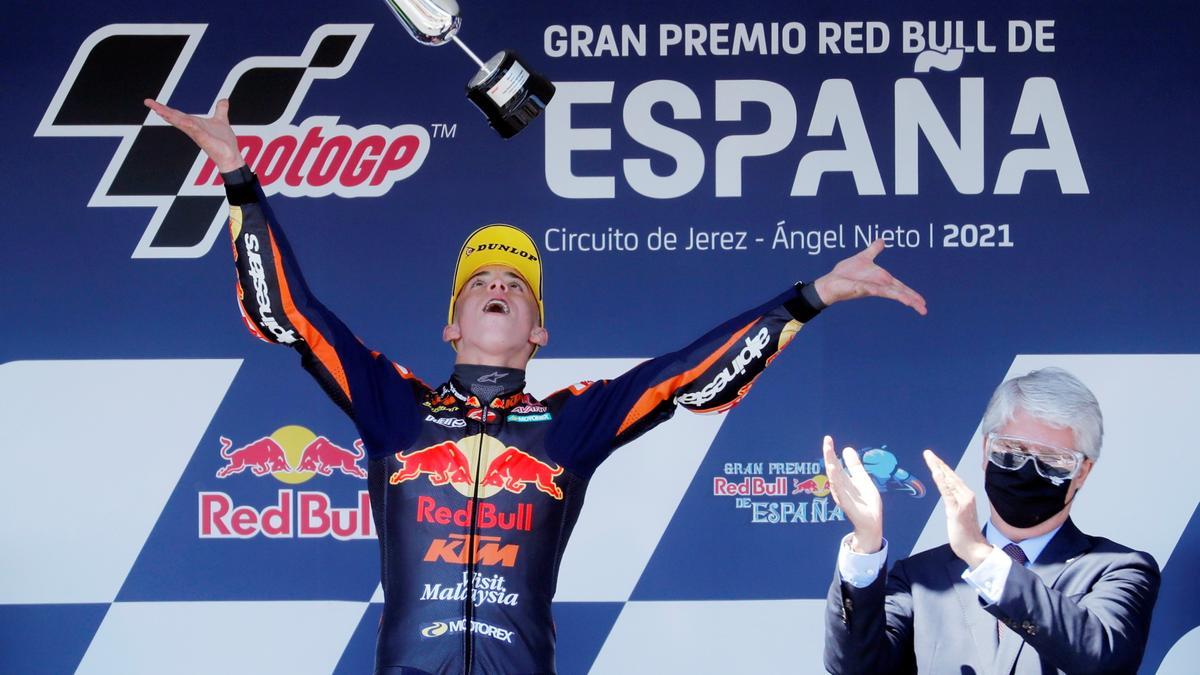 Pedro Acosta gana el Gran Premio de España de Moto3.