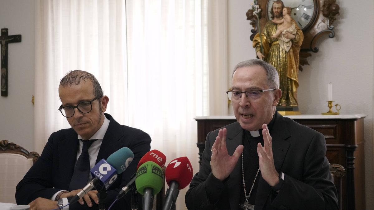 Rueda de prensa del obispo y el gerente de la Diócesis por la campaña del Día de la Iglesia diocesana