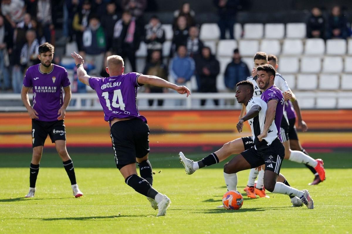Lance del Burgos-Córdoba CF, última salida a domicilio de los blanquiverdes.