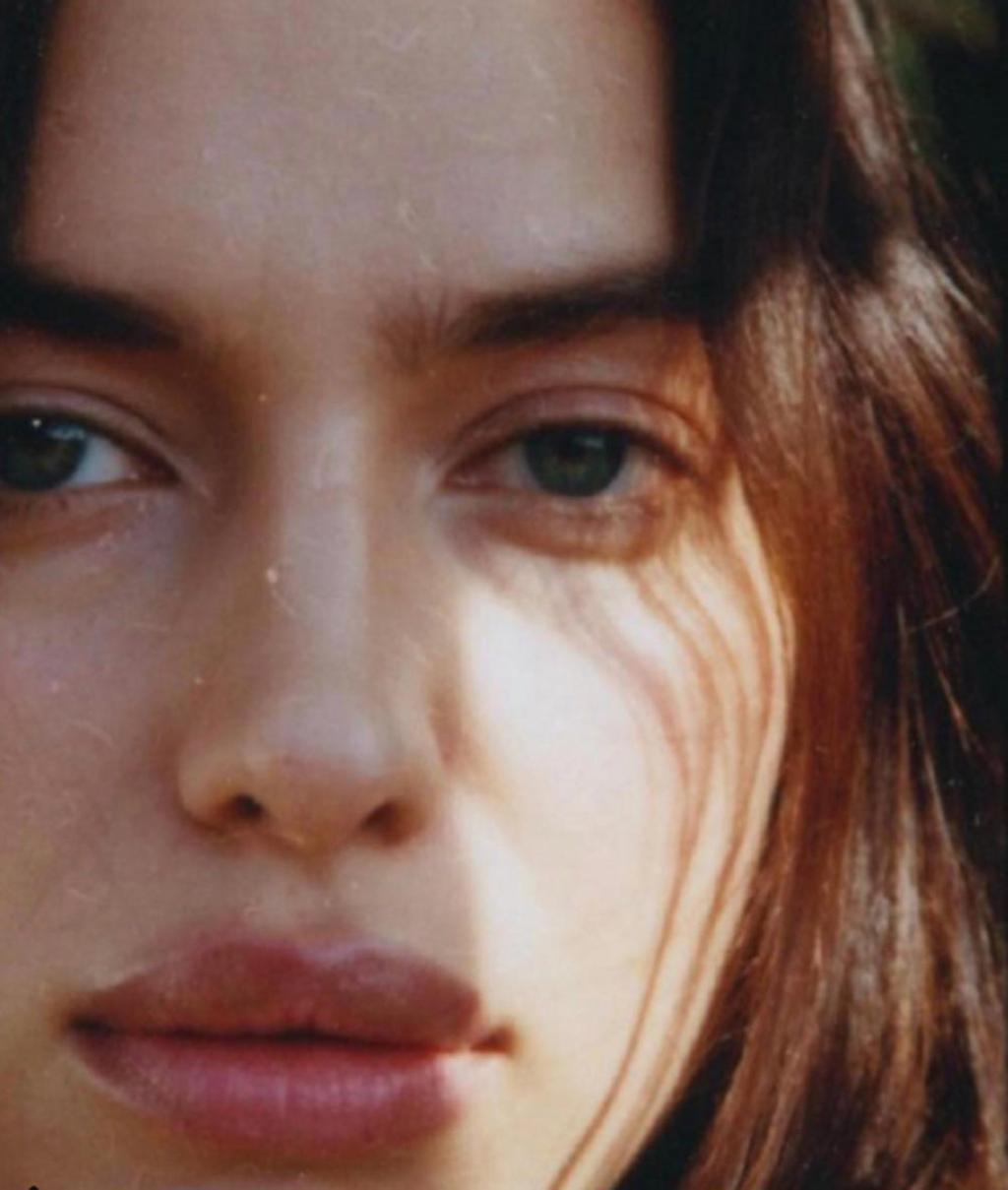 Irina Shayk con cara seria