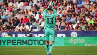 El Almería se entromete en el fichaje de Andrés Fernández por el Real Zaragoza