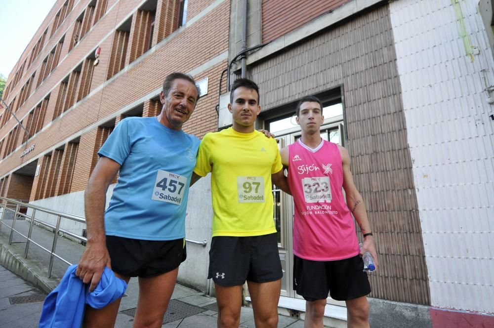 Carrera solidaria contra el cáncer de mama en Mieres