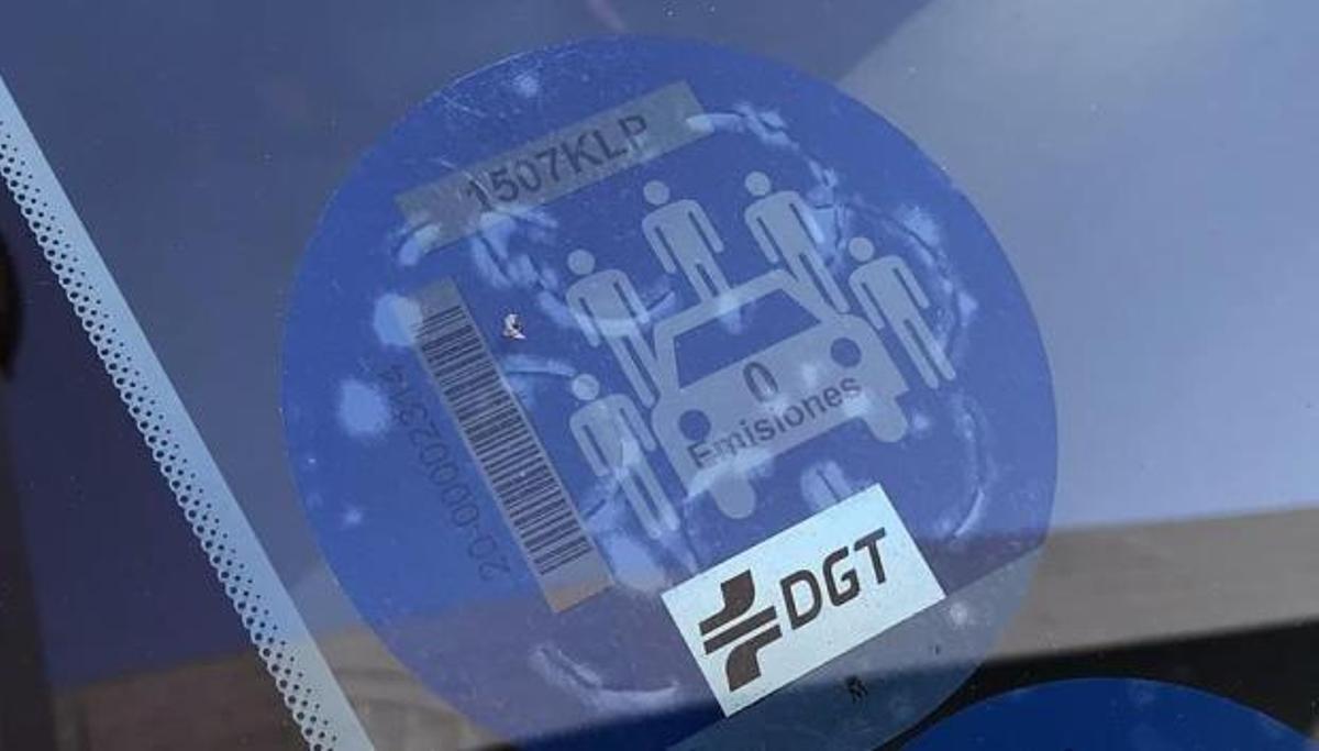 La DGT prepara finalmente un cambio en las etiquetas medioambientales -  AutoMotor