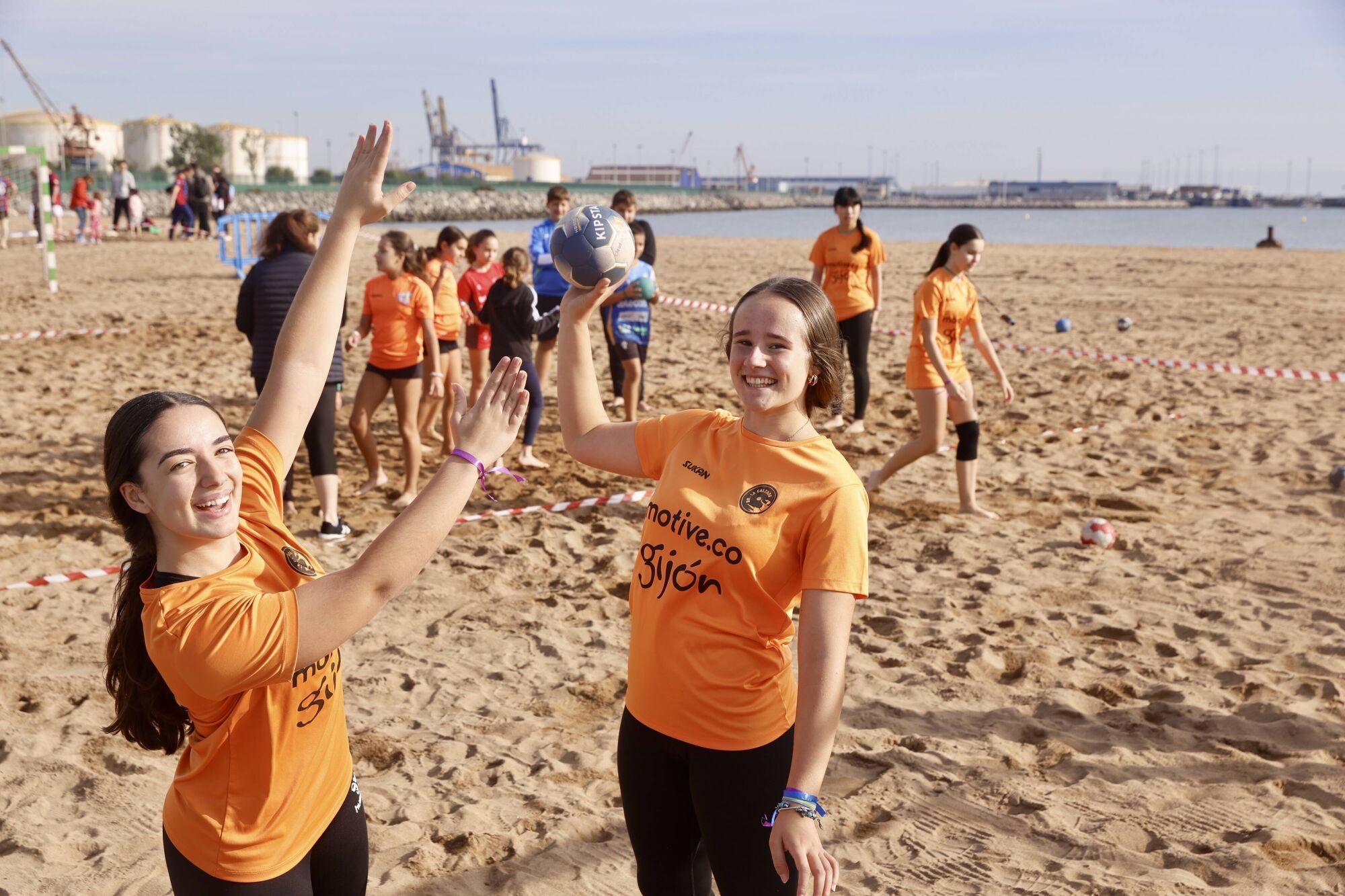 EN IMÁGENES: Los clubes de la zona oeste hacen equipo en El Arbeyal en una jornada repleta de actividades: "Un gran día para conocer amigos y descubrir deportes"