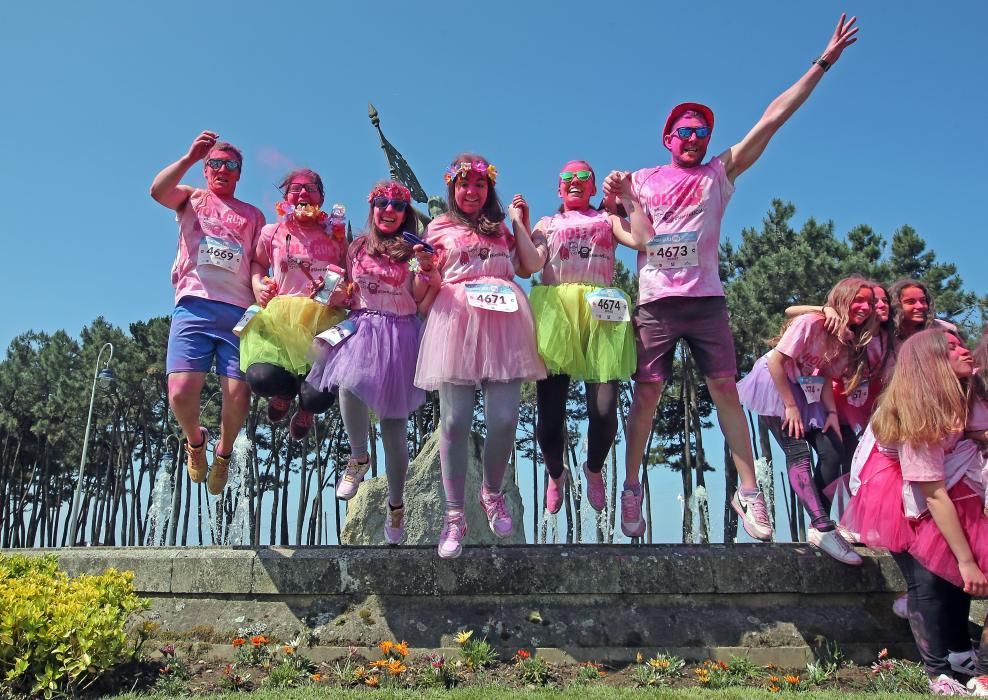 La carrera más colorida reúne a miles de participantes en Vigo